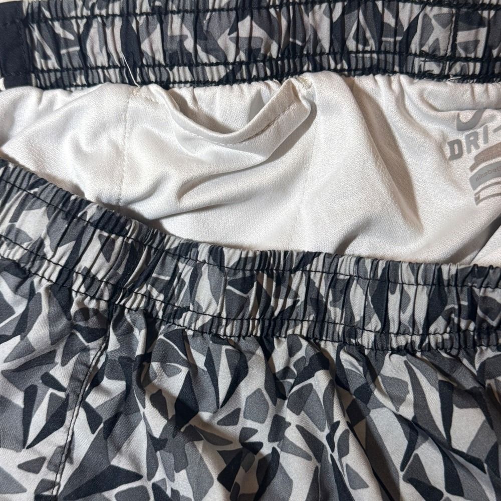 Nike Women's Dri-Fit Tempo Running Shorts Size XS Small Geometric Print - Picture 9 of 9